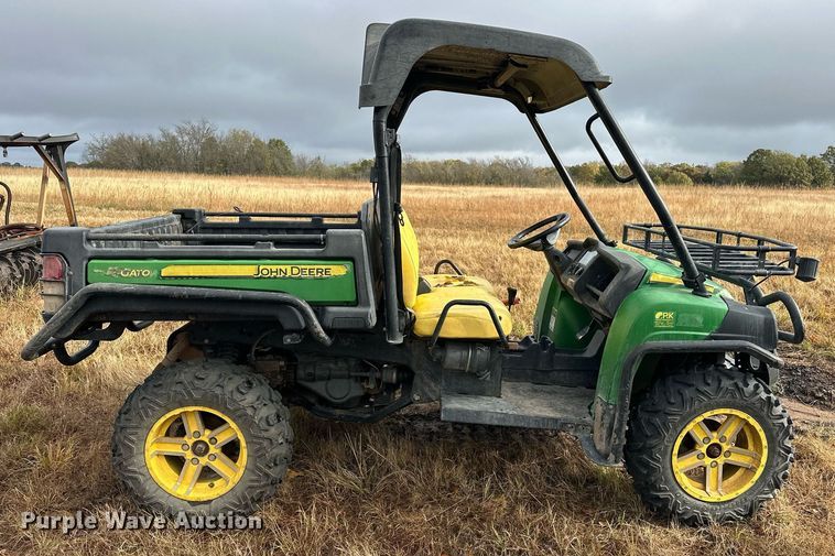image for item EJ5086 2013 John Deere Gator 825i utility vehicle