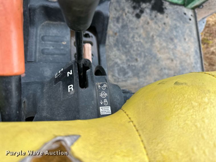 image for item EJ5086 2013 John Deere Gator 825i utility vehicle