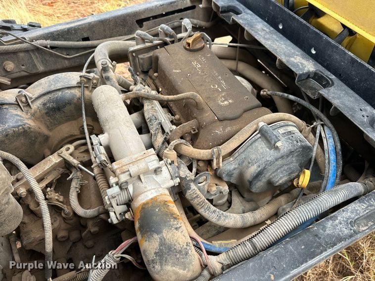 image for item EJ5086 2013 John Deere Gator 825i utility vehicle