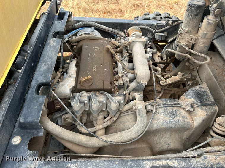 image for item EJ5086 2013 John Deere Gator 825i utility vehicle