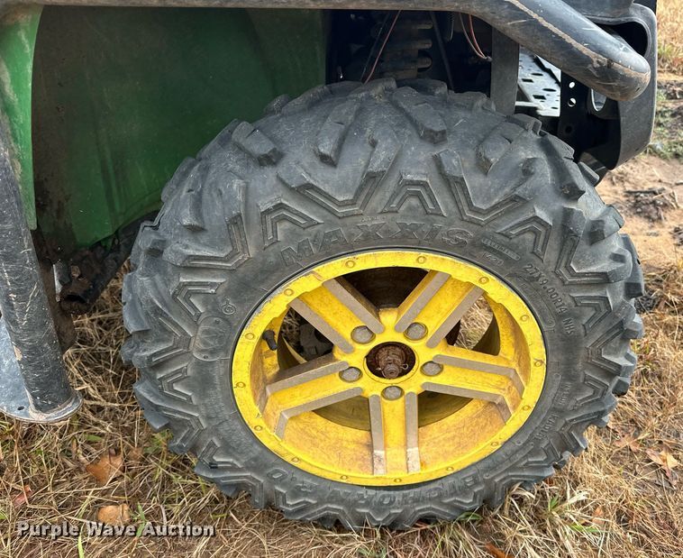 image for item EJ5086 2013 John Deere Gator 825i utility vehicle