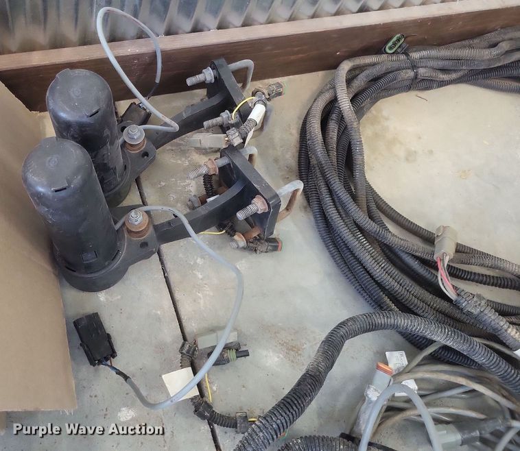 image for item EJ8084 Raven UltraGlide sprayer hydraulic system