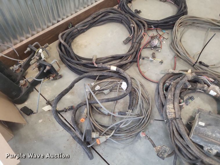 image for item EJ8084 Raven UltraGlide sprayer hydraulic system