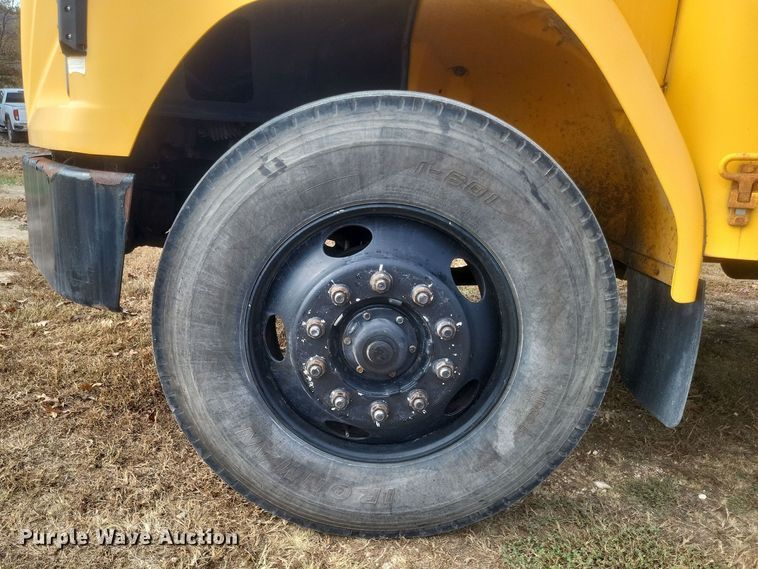 image for item EJ8088 2004 Thomas FS65 school bus