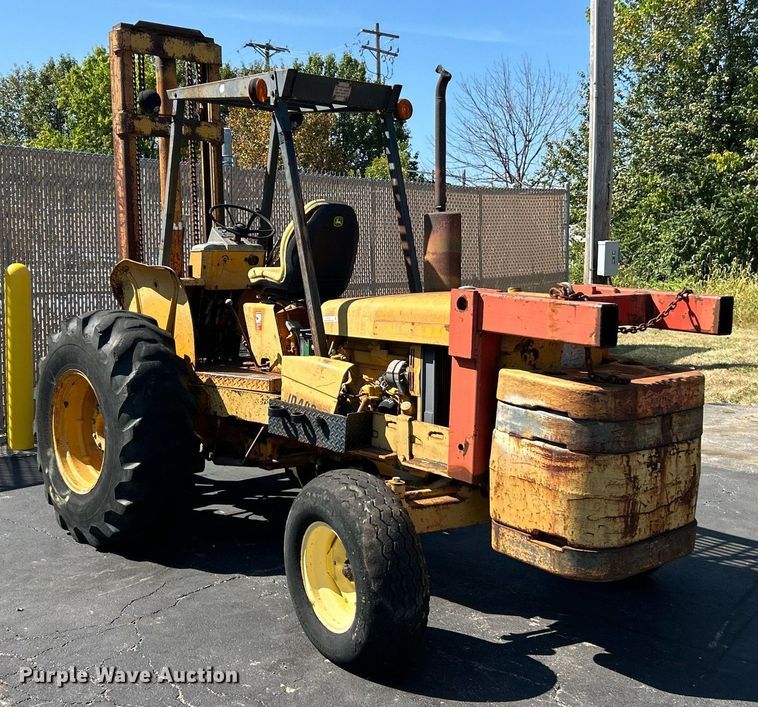 image for item EK3372 1979 John Deere 480-B forklift