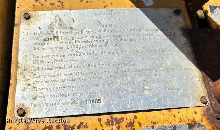 image for item EK3372 1979 John Deere 480-B forklift