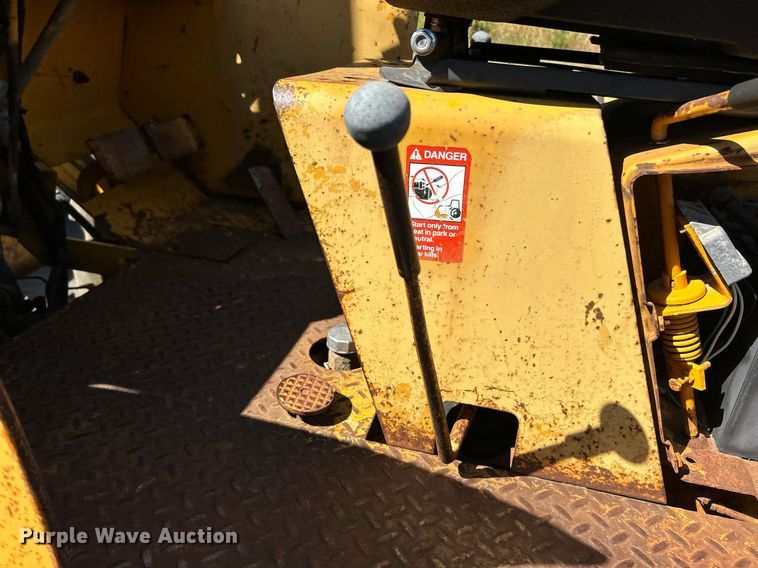 image for item EK3372 1979 John Deere 480-B forklift