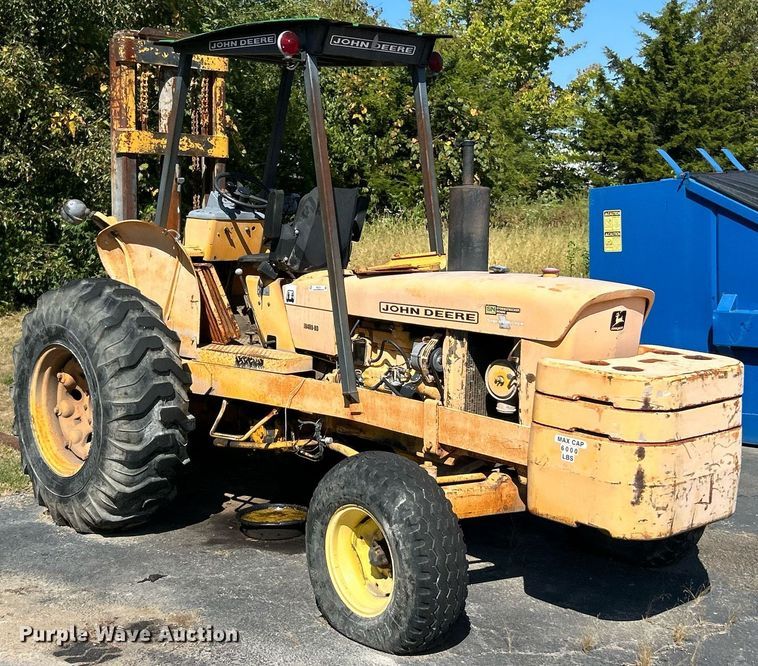 image for item EK3374 John Deere 480-BD forklift