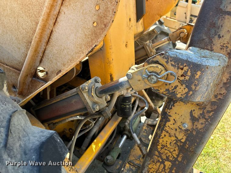 image for item EK3374 John Deere 480-BD forklift