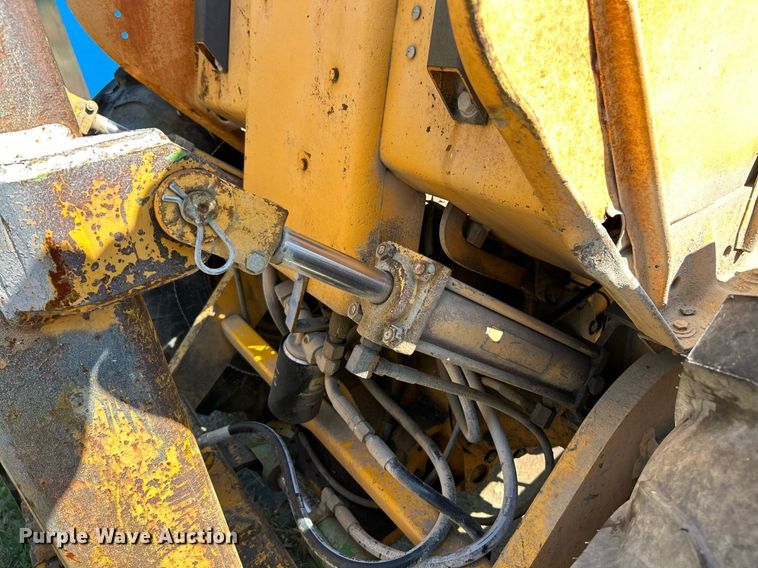 image for item EK3374 John Deere 480-BD forklift