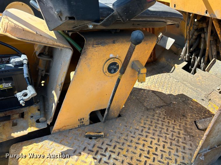 image for item EK3374 John Deere 480-BD forklift