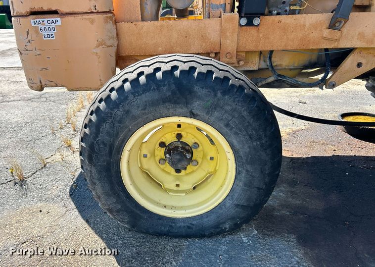 image for item EK3374 John Deere 480-BD forklift