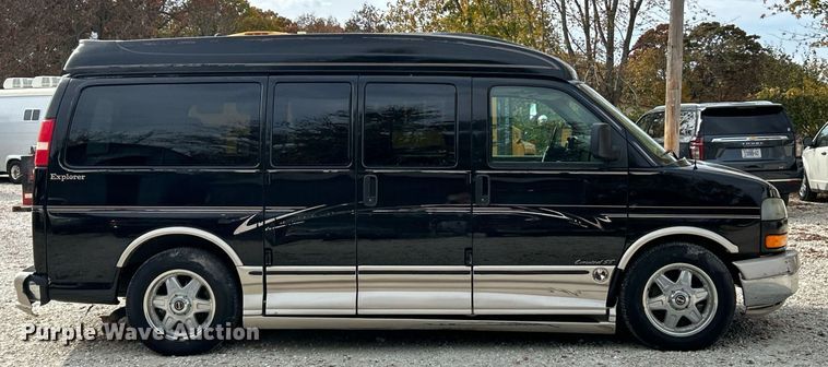 image for item EK3630 2003 GMC Savana G1500  handicap accessible van