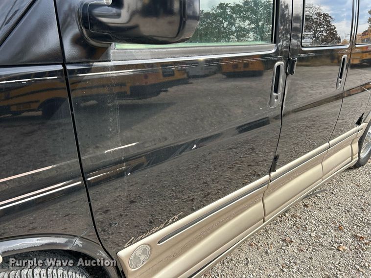 image for item EK3630 2003 GMC Savana G1500  handicap accessible van