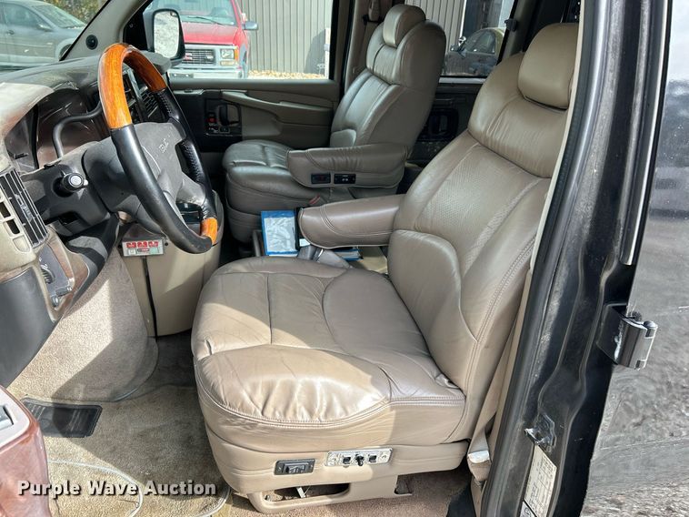 image for item EK3630 2003 GMC Savana G1500  handicap accessible van