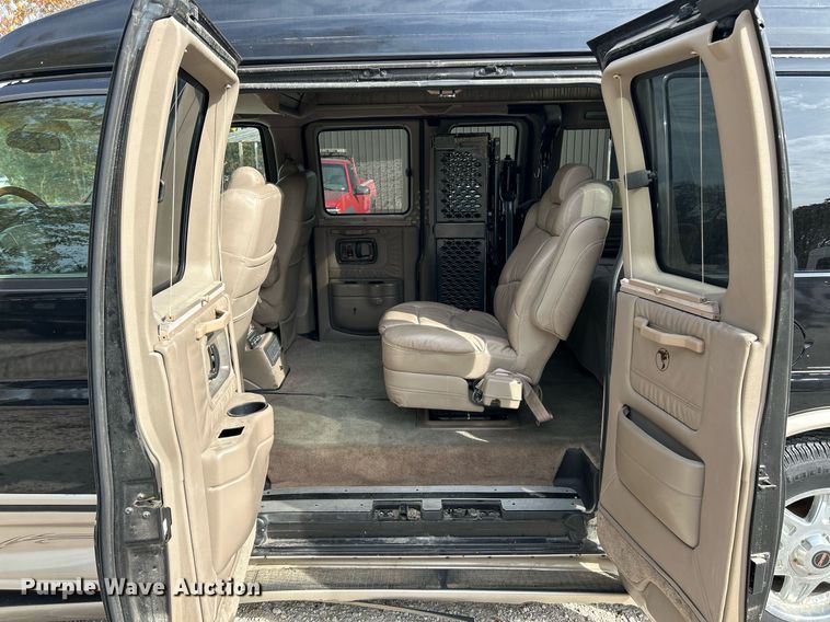 image for item EK3630 2003 GMC Savana G1500  handicap accessible van