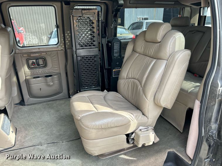 image for item EK3630 2003 GMC Savana G1500  handicap accessible van