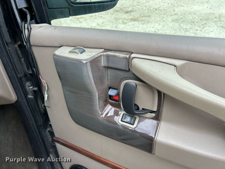 image for item EK3630 2003 GMC Savana G1500  handicap accessible van