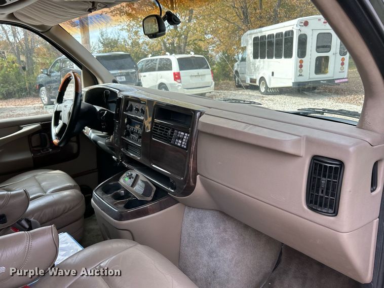 image for item EK3630 2003 GMC Savana G1500  handicap accessible van