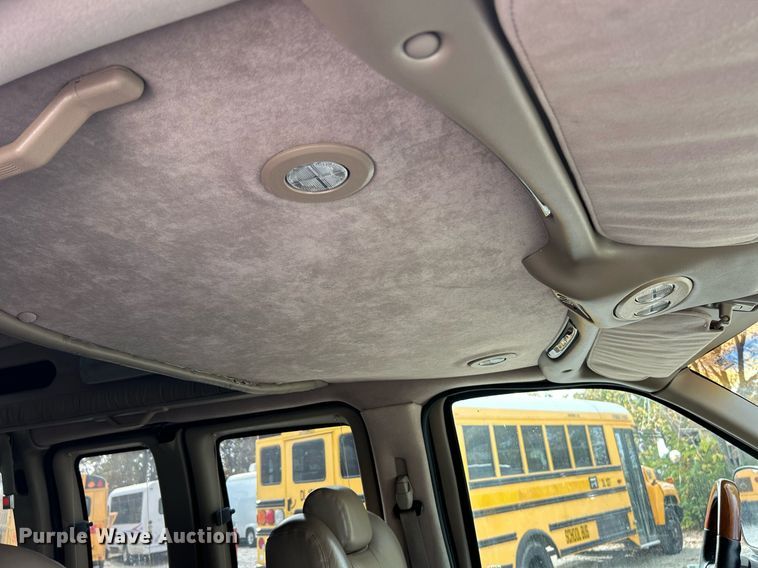 image for item EK3630 2003 GMC Savana G1500  handicap accessible van