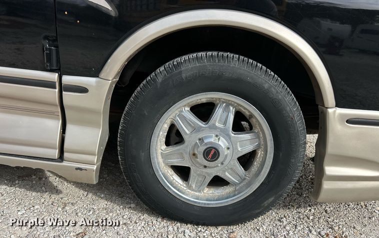 image for item EK3630 2003 GMC Savana G1500  handicap accessible van