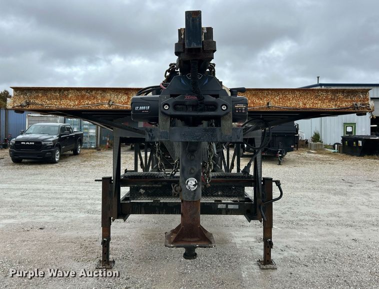 image for item EK3679 2011 Down To Earth Trailer Sales DTE850WF7B3 car carrier