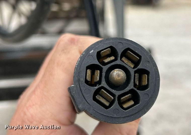 image for item EK3679 2011 Down To Earth Trailer Sales DTE850WF7B3 car carrier