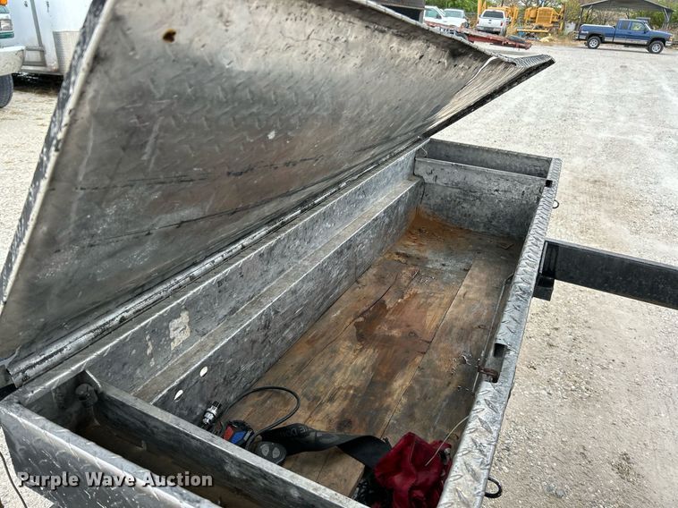 image for item EK3679 2011 Down To Earth Trailer Sales DTE850WF7B3 car carrier