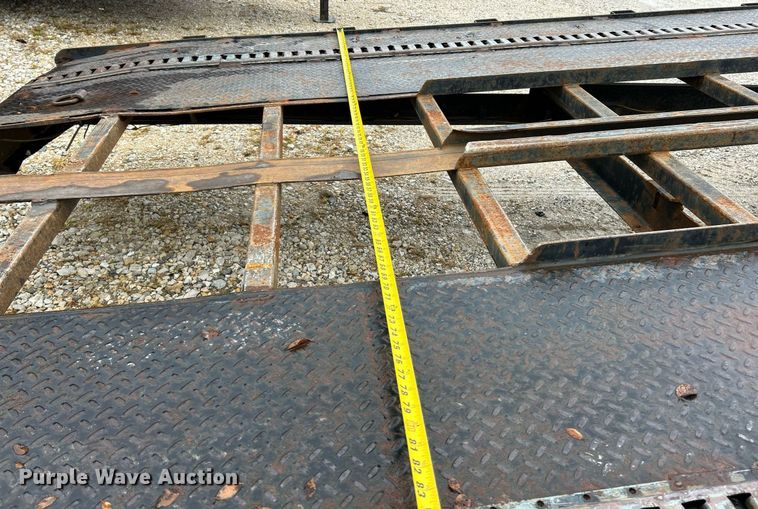 image for item EK3679 2011 Down To Earth Trailer Sales DTE850WF7B3 car carrier