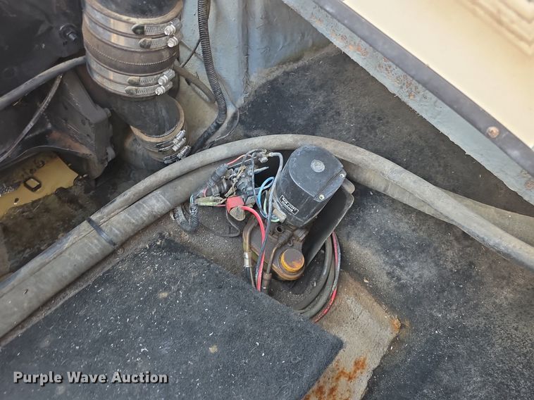 image for item EK6357 1997 Caravelle boat