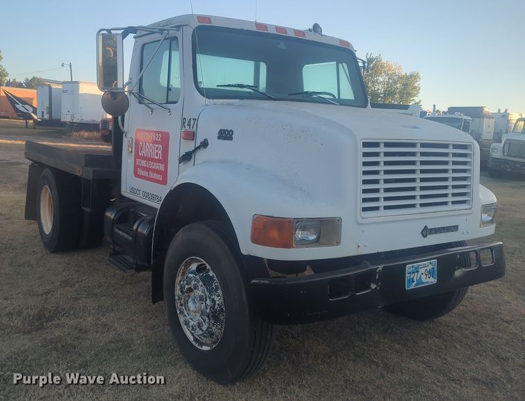 image for item EQ2396 1995 International 4700 flatbed truck