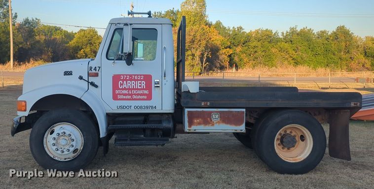 image for item EQ2396 1995 International 4700 flatbed truck