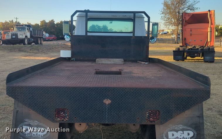 image for item EQ2396 1995 International 4700 flatbed truck
