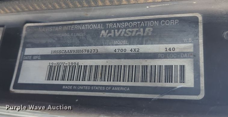 image for item EQ2396 1995 International 4700 flatbed truck