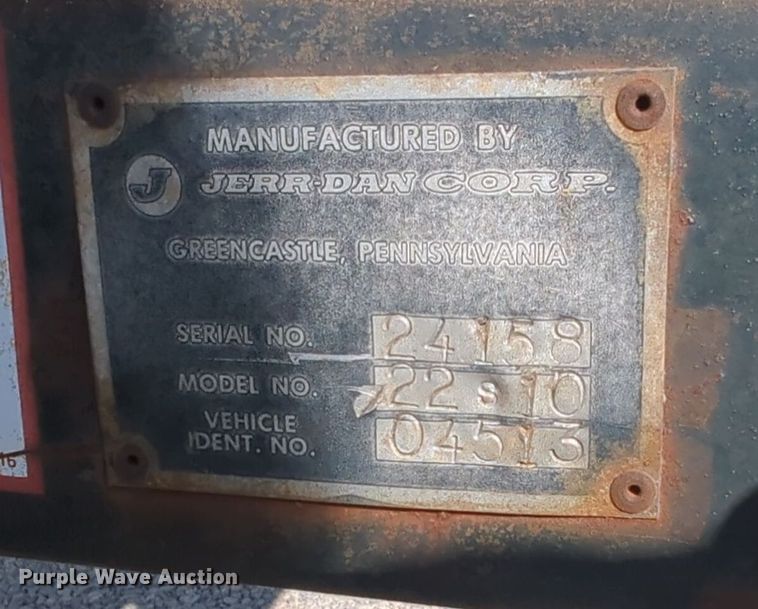 image for item EQ2414 1991 GMC Topkick rollback truck