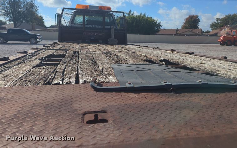 image for item EQ2414 1991 GMC Topkick rollback truck