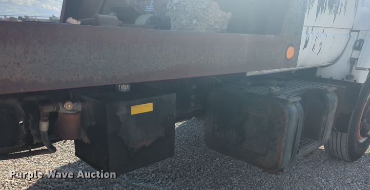 image for item EQ2414 1991 GMC Topkick rollback truck