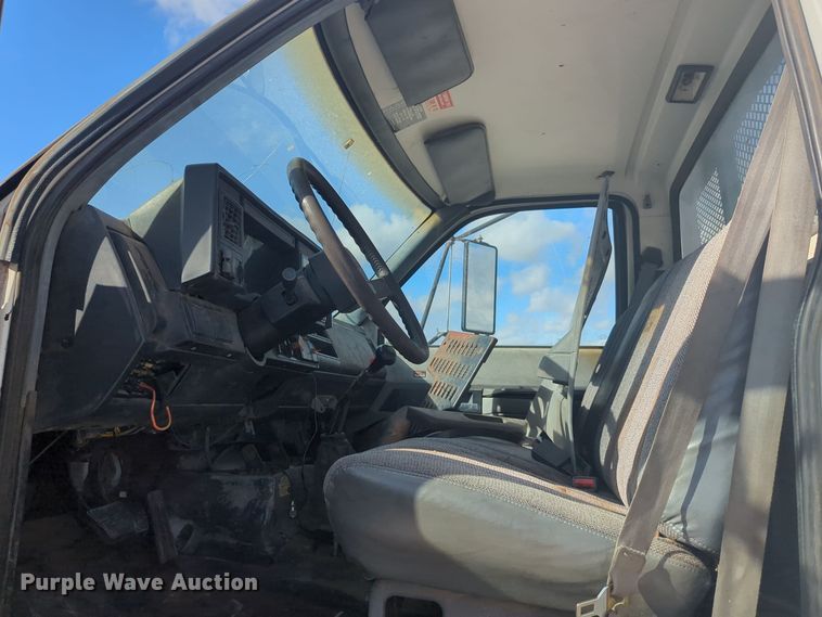 image for item EQ2414 1991 GMC Topkick rollback truck