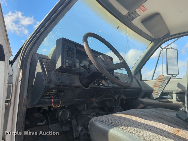 image for item EQ2414 1991 GMC Topkick rollback truck