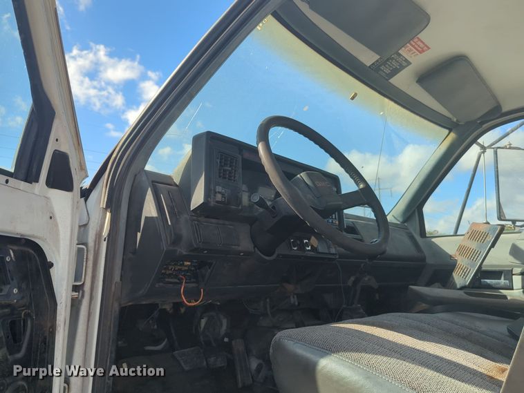 image for item EQ2414 1991 GMC Topkick rollback truck