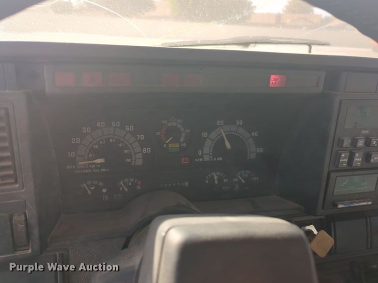 image for item EQ2414 1991 GMC Topkick rollback truck