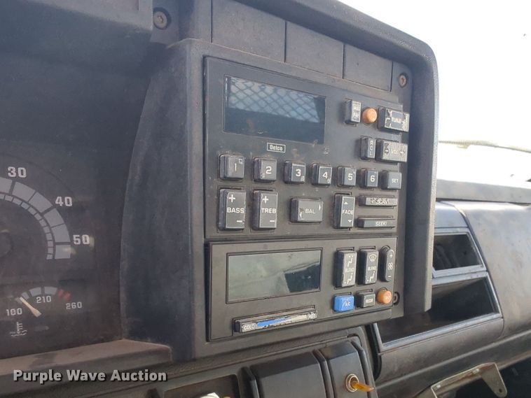 image for item EQ2414 1991 GMC Topkick rollback truck