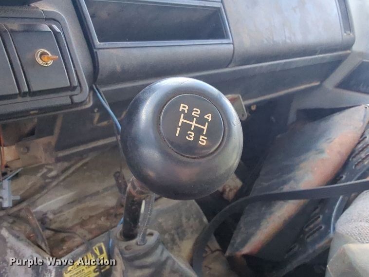 image for item EQ2414 1991 GMC Topkick rollback truck