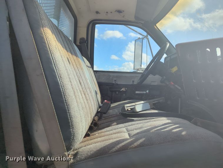 image for item EQ2414 1991 GMC Topkick rollback truck