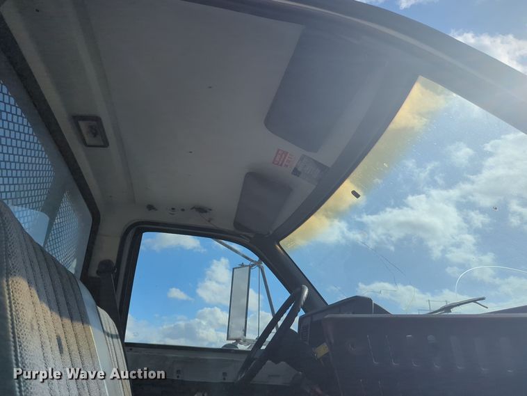 image for item EQ2414 1991 GMC Topkick rollback truck