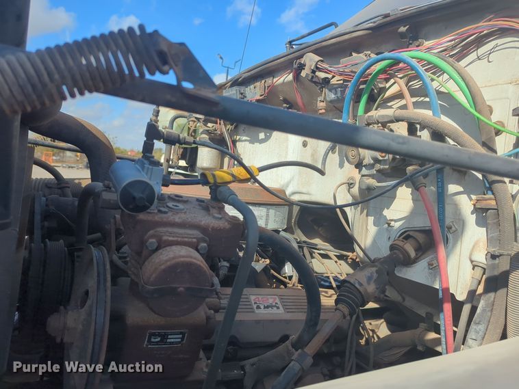 image for item EQ2414 1991 GMC Topkick rollback truck