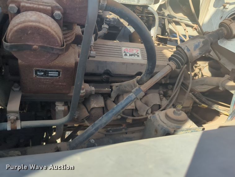 image for item EQ2414 1991 GMC Topkick rollback truck