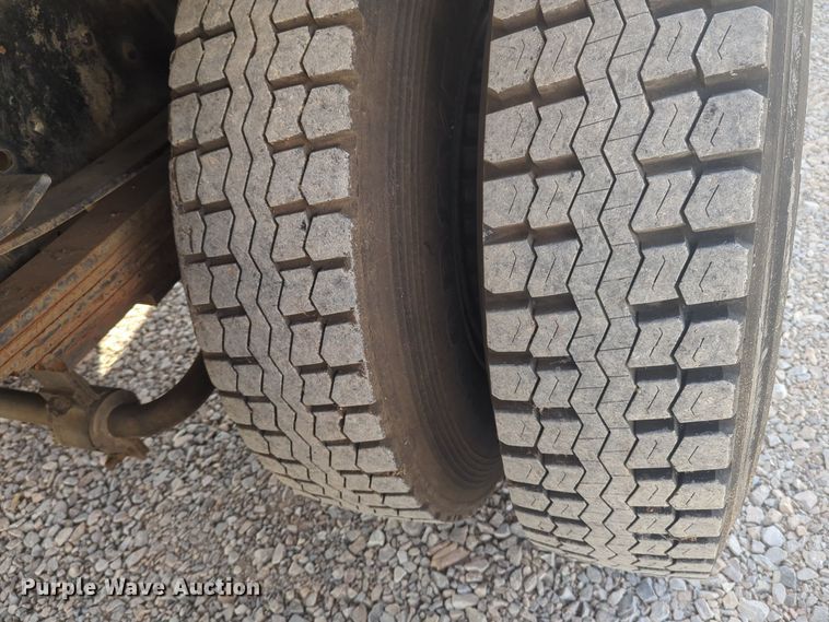 image for item EQ2414 1991 GMC Topkick rollback truck