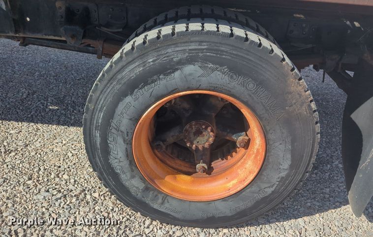 image for item EQ2414 1991 GMC Topkick rollback truck