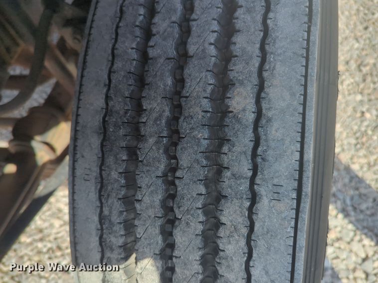 image for item EQ2414 1991 GMC Topkick rollback truck